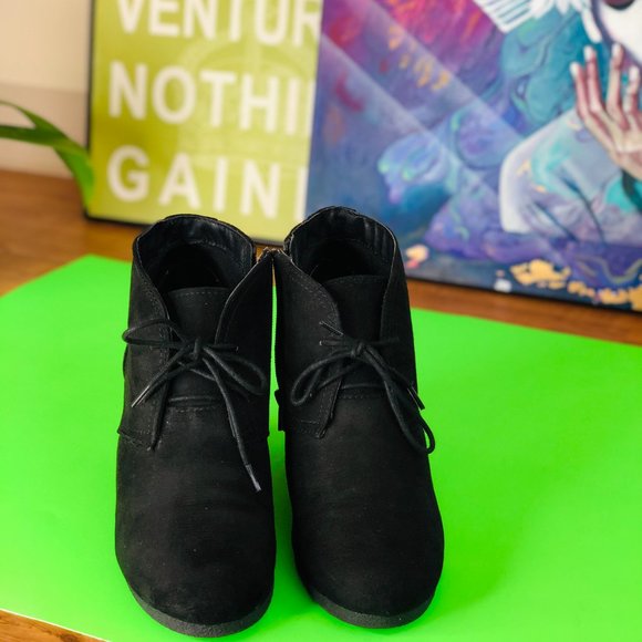 Universal Threads Black Suede Wedge Booties size 9 - Picture 5 of 8